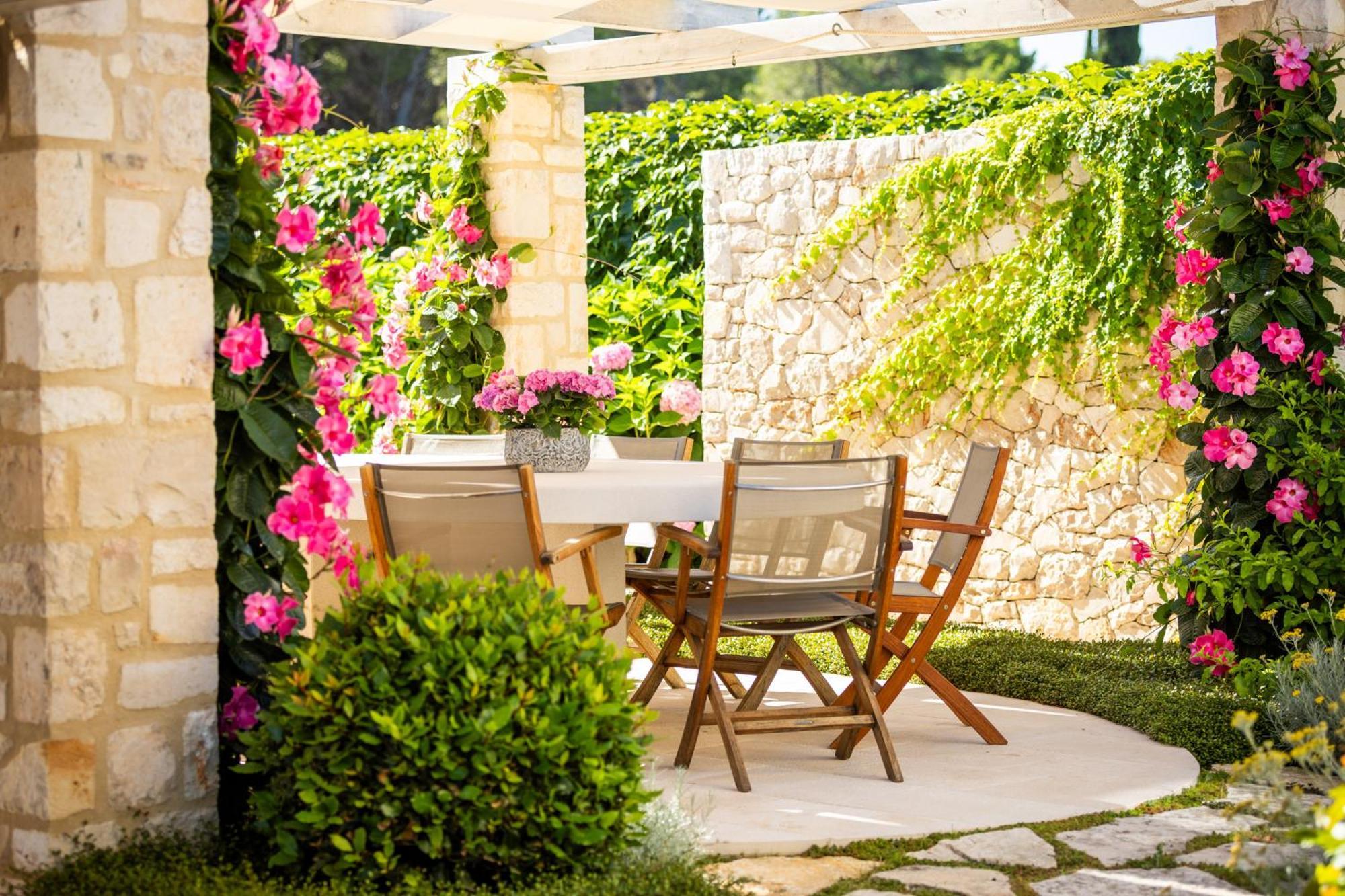 Hotel Lemongarden - Adults Only Sutivan Exteriör bild